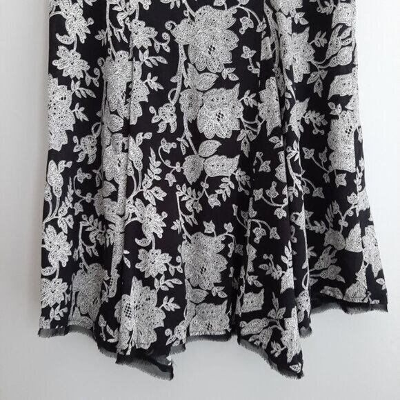 SILENCE + NOISE UO Floral Mini Dress Flowy Lightweight B&W Sz M - Picture 10 of 14
